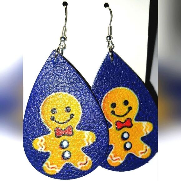 Christmas gingerbread cookie Earrings - Picture 3 of 5